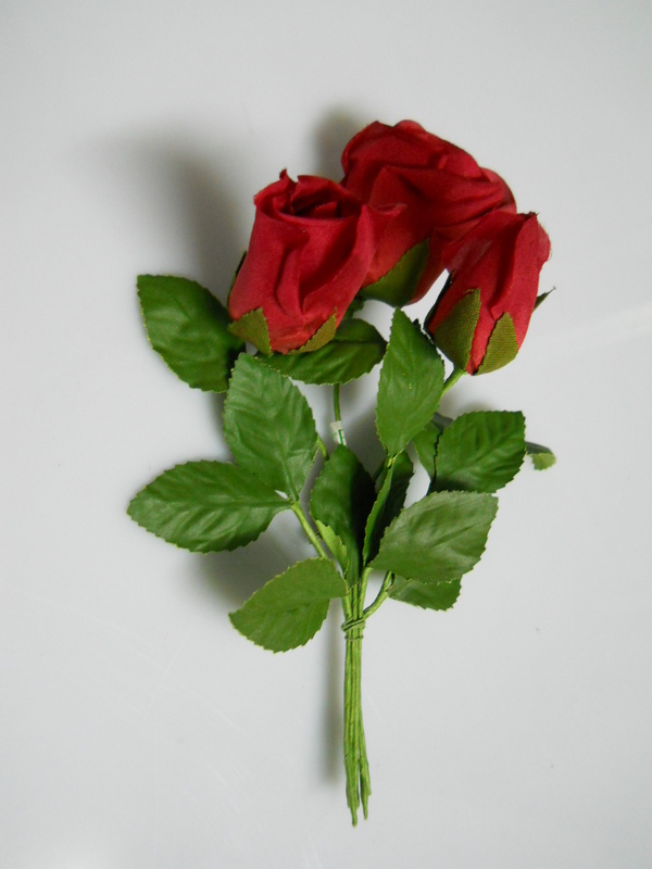 Rose x 3 in seta con spilla - Sconti per Fioristi e Aziende . - Artificiale