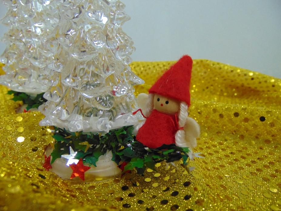 Albero di Natale H 16 e H 21 - Sconti per Fioristi e Aziende Con luce a batteria e decoroato