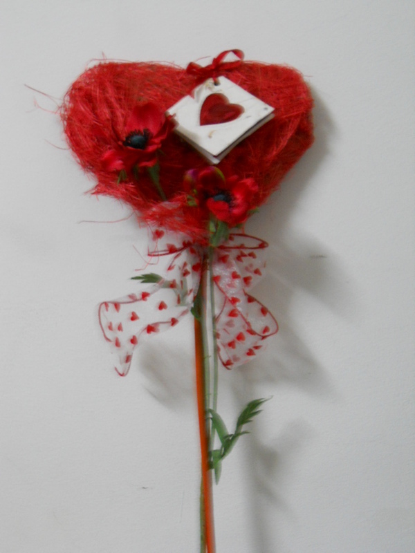 Cuore sisal steccato H 70 decorato Articolo per San Valentino - Sconti per Fioristi e Aziende
