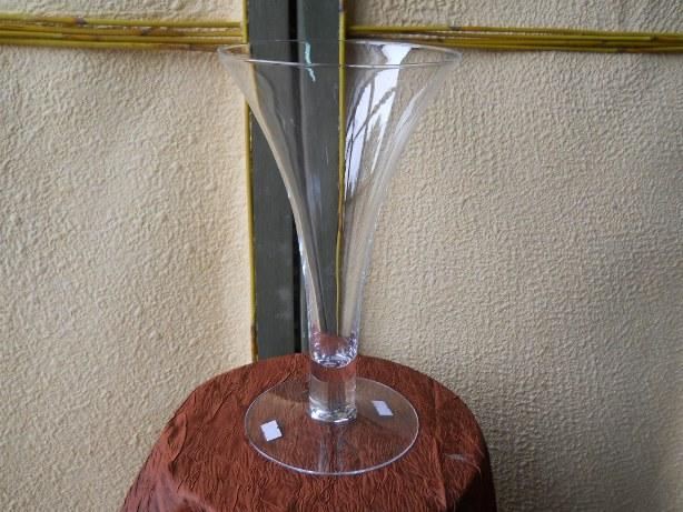 Vaso Calice in vetro H 29 - - Sconti per Fioristi e Aziende - mod. a tromba