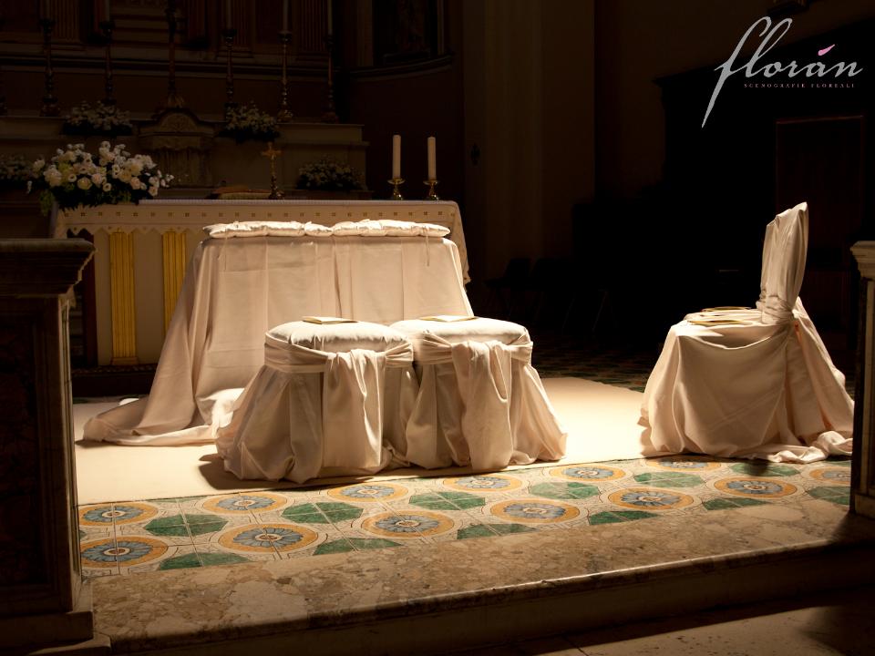 Complementi per Copri Inginocchiatoio  - in Ottomano Millerighe . - Sconti per Fioristi e Wedding