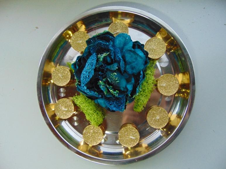 Tea light x 9 glitterati oro - Sconti per Fioristi e Aziende - H 1,5 dm. 3,7