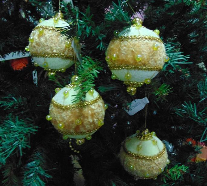 Tessuto Sari DECORAZIONI per albero di NATALE PALLINE Palline di Natale  indiane Ornamenti appesi Decorazioni in tessuto Parete Porta Finestra Boho  -  Italia