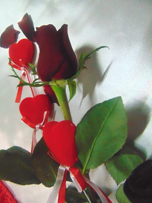 Cuoricini red velvet steccati cm.5 conf. x 6 Articolo per San Valentino - Sconti per Fioristi e Aziende