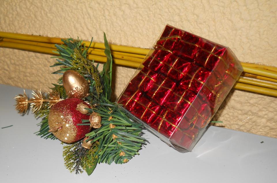 Pacchettini Regalo x 24  - Sconti per Fioristi e Aziende -  cm. 2,5 x 2,5