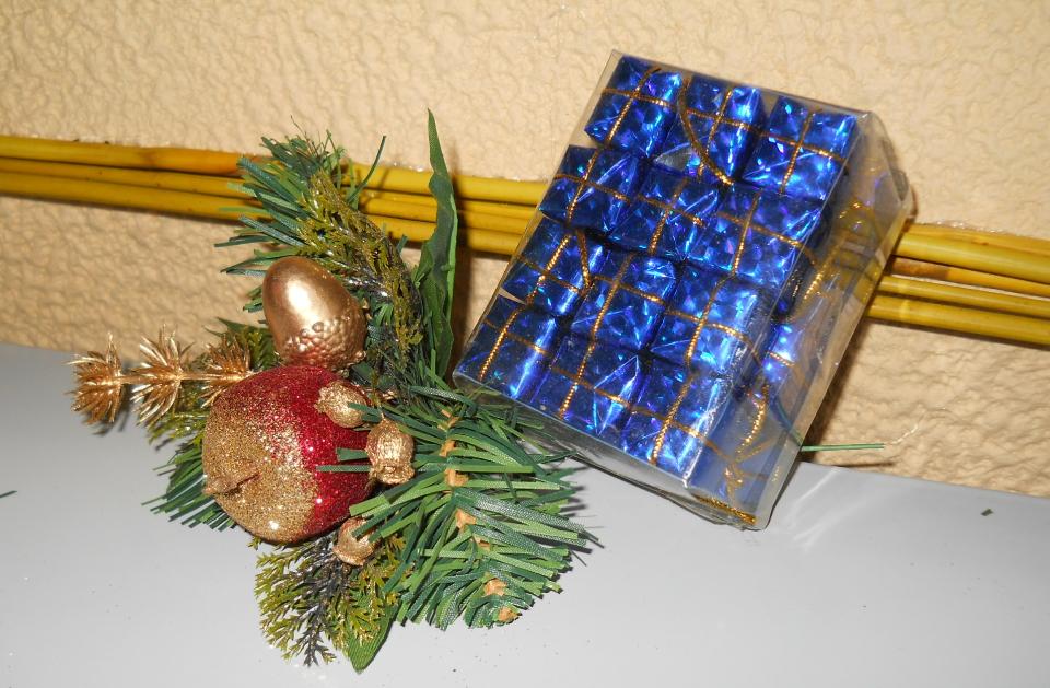 Pacchettini Regalo x 24  - Sconti per Fioristi e Aziende -  cm. 2,5 x 2,5