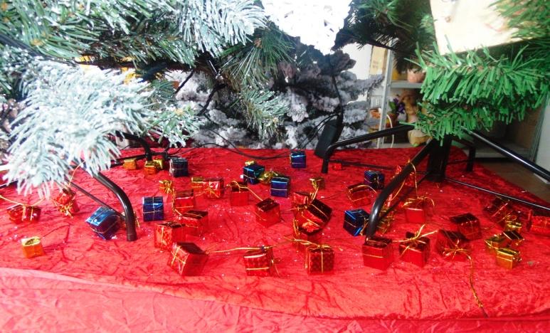 Pacchettini Regalo x 24  - Sconti per Fioristi e Aziende -  cm. 2,5 x 2,5