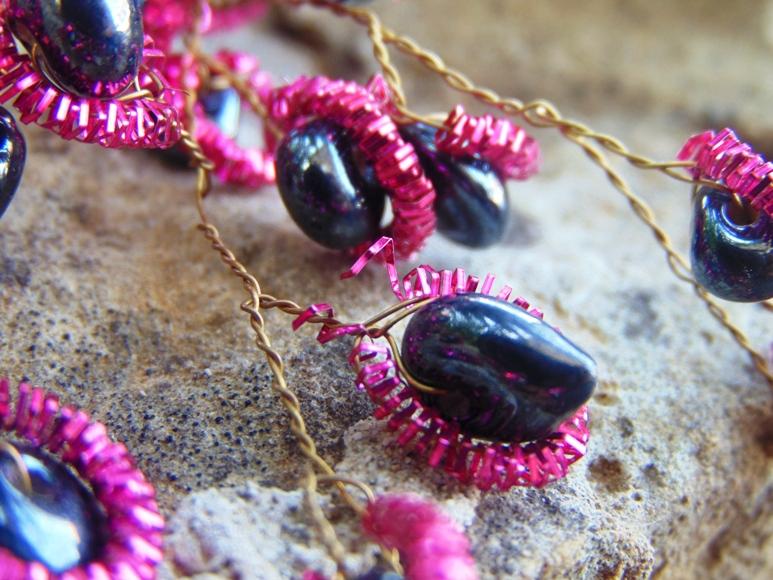 Pendente Gocce Fuxia H 45 - Sconti per Fioristi e Aziende - Steli animati e gocce blu