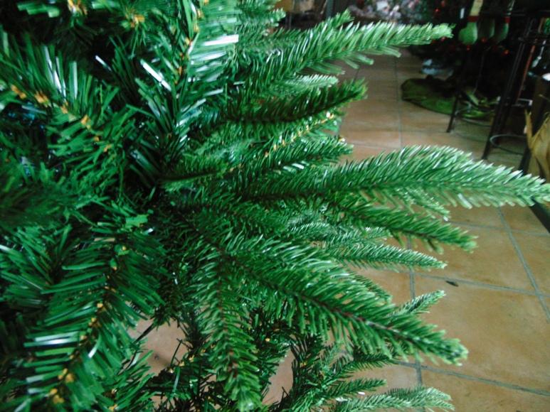 Albero Natale Baviera  - Sconti per Fioristi e Aziende - H 150  con 680 rami