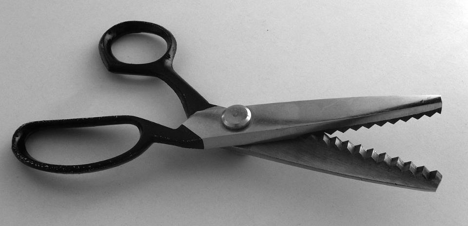 Forbice dentata zig zag taglia nastri in acciaio temprato - Sconti per Fioristi e Aziende