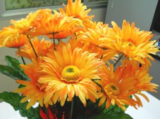 Gerbera Artificiale Bush x 8 in poliester - Sconti per Fioristi e Aziende