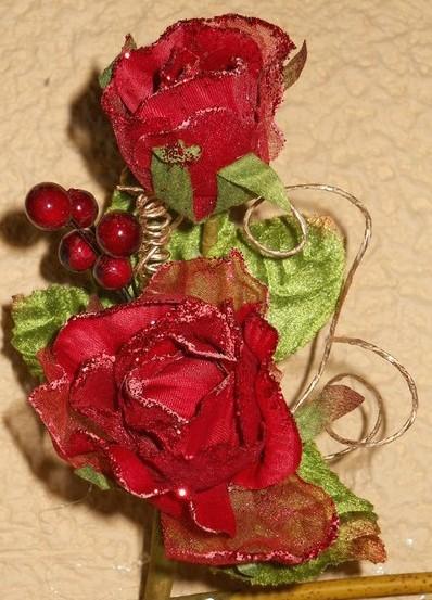 Tralcio Rose Artificiali x 2  - Sconti per Fioristi e Aziende . - in velluto rosso