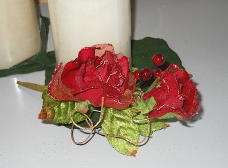 Tralcio Rose Artificiali x 2  - Sconti per Fioristi e Aziende . - in velluto rosso
