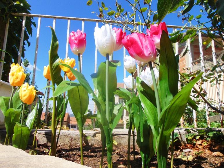 Tulipano Olandese Artificiale H 40 in poliestere - Sconti per Fioristi e Aziende .
