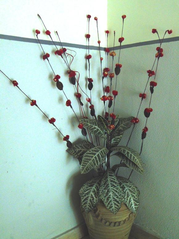 Ramo Blossom Rosso H 120 con foglie skelet - Sconti per Fioristi e Aziende
