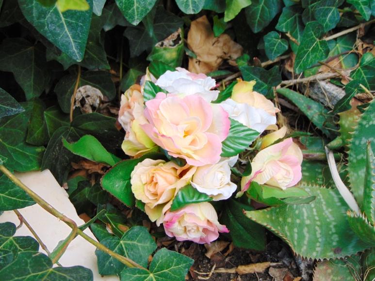 Rosa Open Bush x 15 Artificiale in poliestere - Sconti per Fioristi e Aziende