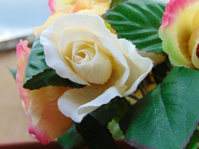 Rosa Open Bush x 15 Artificiale in poliestere - Sconti per Fioristi e Aziende