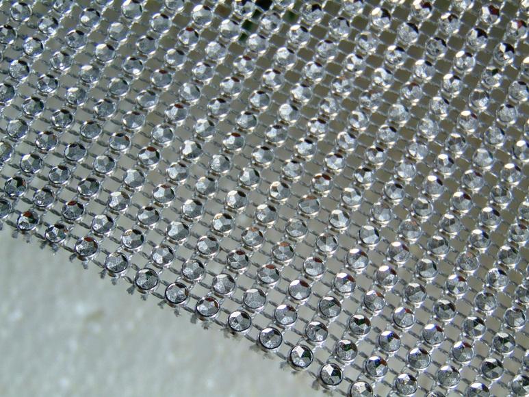 Runner Strass H 26  cm. 240 in 50 file - Sconti per Fioristi e Aziende