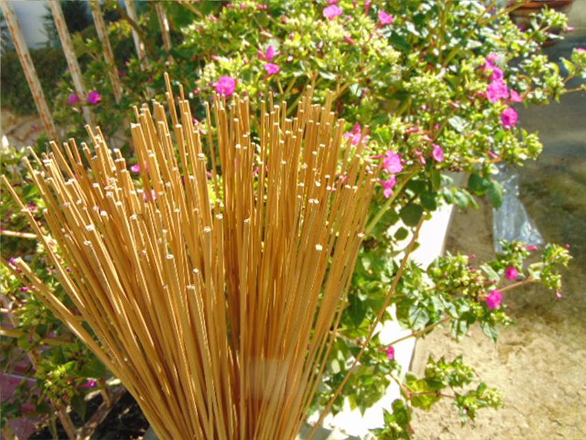 Giunco Steck H 80 da Kg. 1 - Sconti per Fioristi e Aziende . - Naturale e Colorato