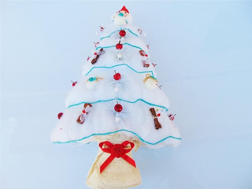 Albero di Natale H 42 cm.  - Sconti per Fioristi e Aziende - in Ovatta Decoro Marzapane