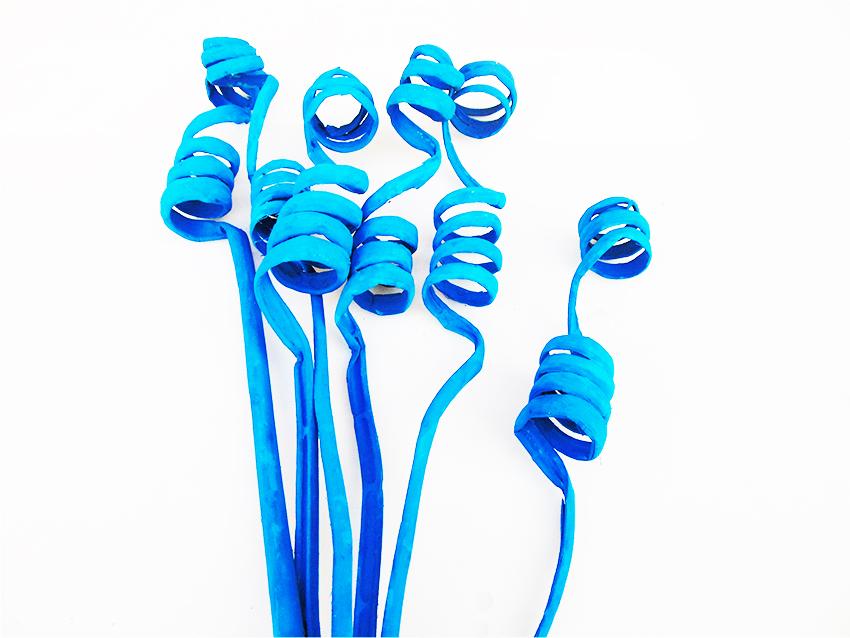 Cane Spring Jumbo x 8 Naturale Colorato - Sconti per Fioristi e Aziende