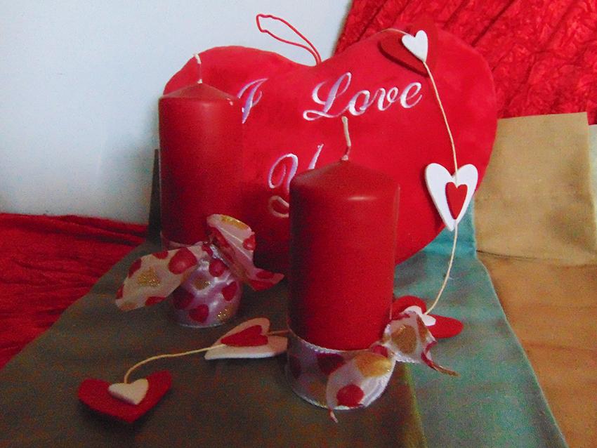 Moccolo Rosso con Nastro Cuori H 12 - 16 dm. 5,5 Articolo per San Valentino - Sconti per Fioristi e Aziende