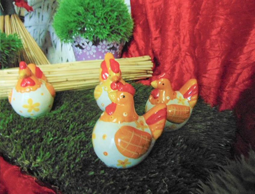 Gallo e gallina a coppia  in terracotta - Sconti per Fioristi e Aziende . - smaltata e decorata