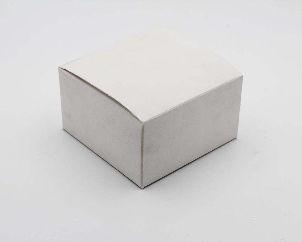 Scatola per bomboniera H 6 cm. 10 x 10  - Sconti per Fioristi, e Aziende -  lino bianco pieghevole