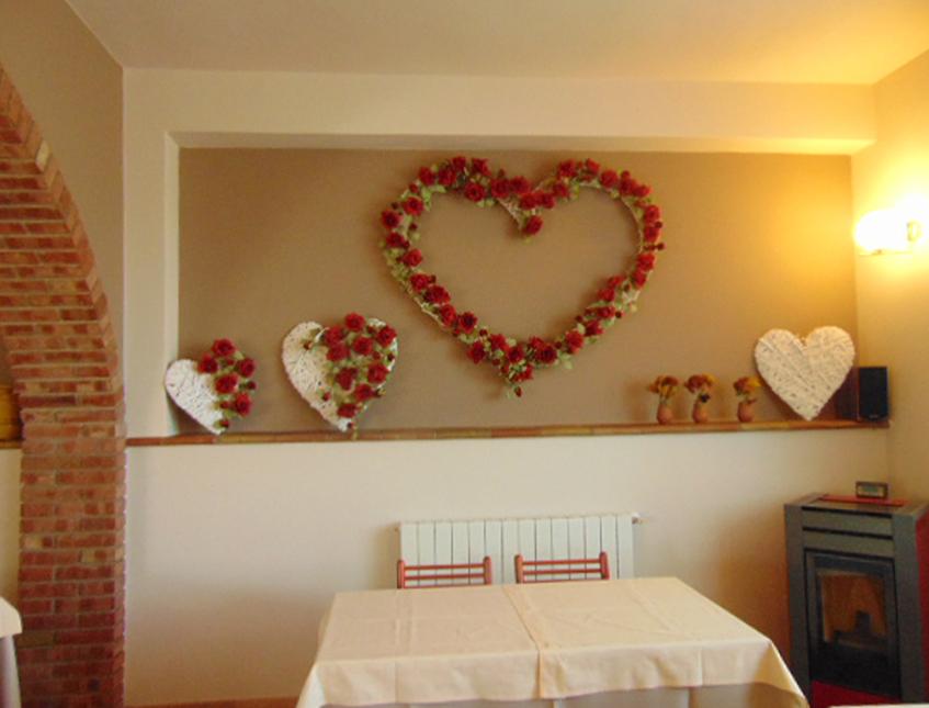 Cornice Cuore con rose rosse - Sconti per Fioristi e Aziende - 150x130