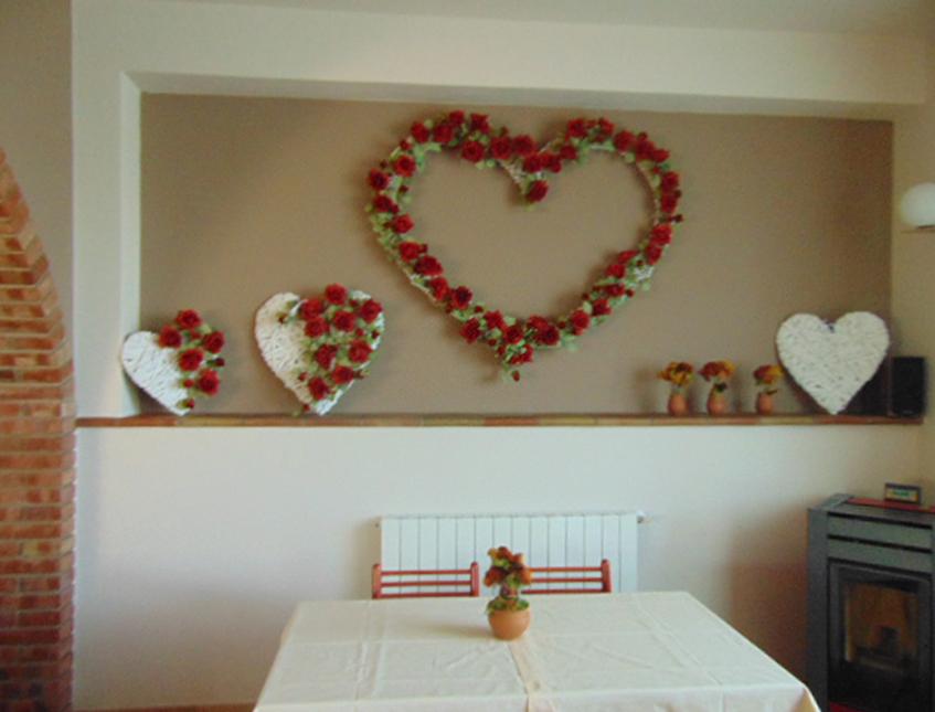 Cornice Cuore con rose rosse - Sconti per Fioristi e Aziende - 150x130