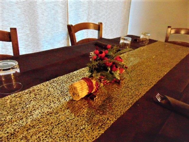 Runner da Tavola Glitterato H 30 x mt. 2,70 Oro /Argento /Rosso - Sconti per Fioristi e Aziende e Wedding