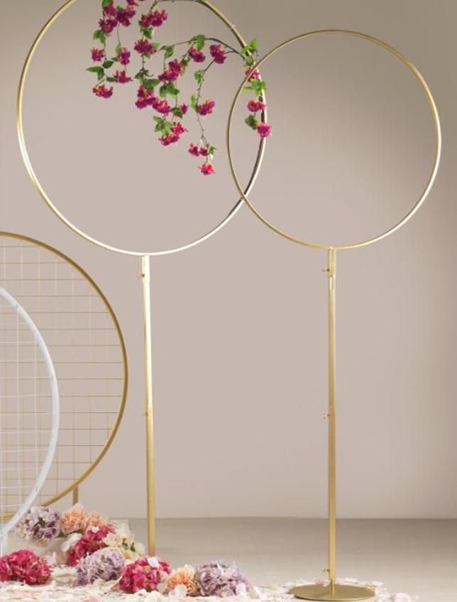 Set 2 Cerchi Bianco e Oro - Sconti per Fioristi e Aziende . - dm.100 e 75 H 215 e 190