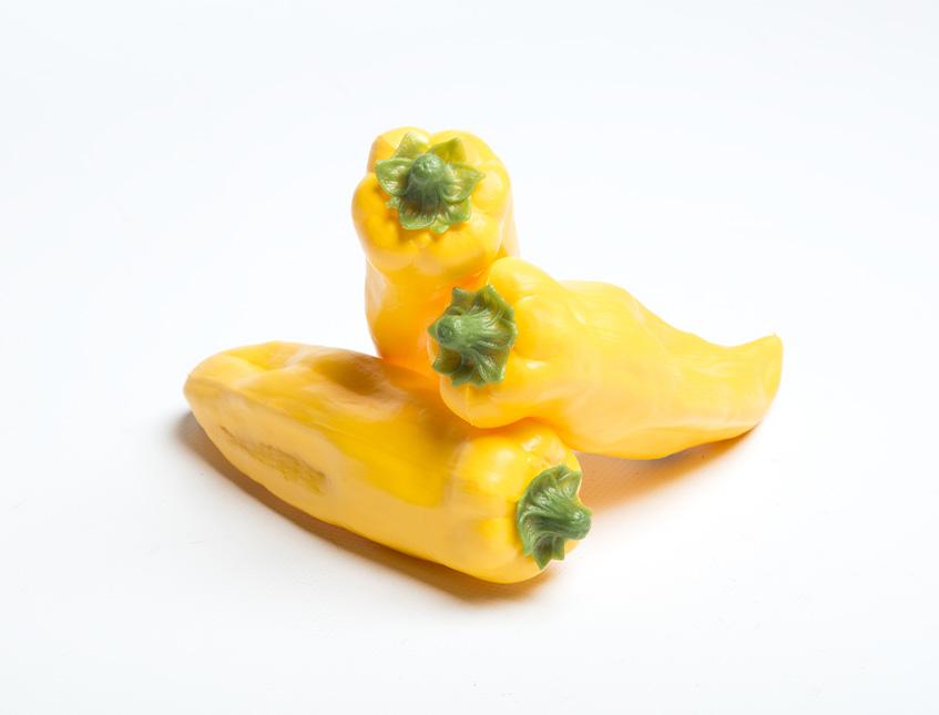 Peperone giallo artificiale in plastica H 16 cm dm. 4 - Sconti per Fioristi e Aziende .