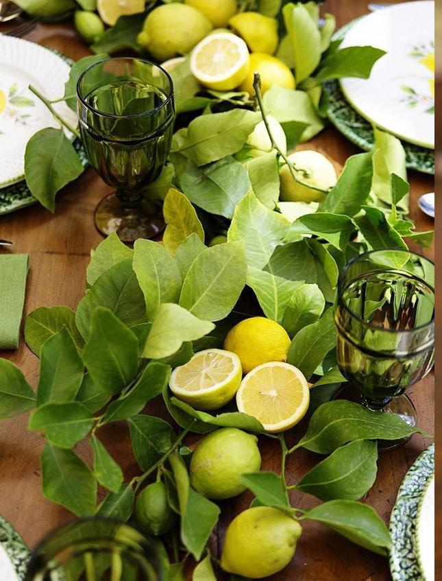 Limone mezzo artificiale in plastica  - Sconti per Fioristi e Aziende e Wedding . - cm. 4 x 3.5