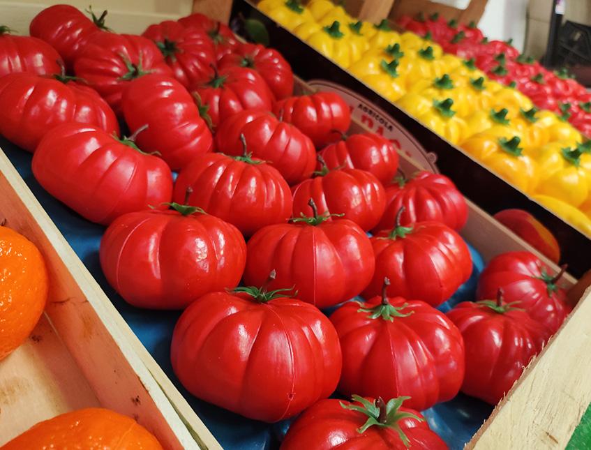 Pomodoro artificiale in plastica - Sconti per Fioristi e Aziende . -  H 8 cm dm. 6.5
