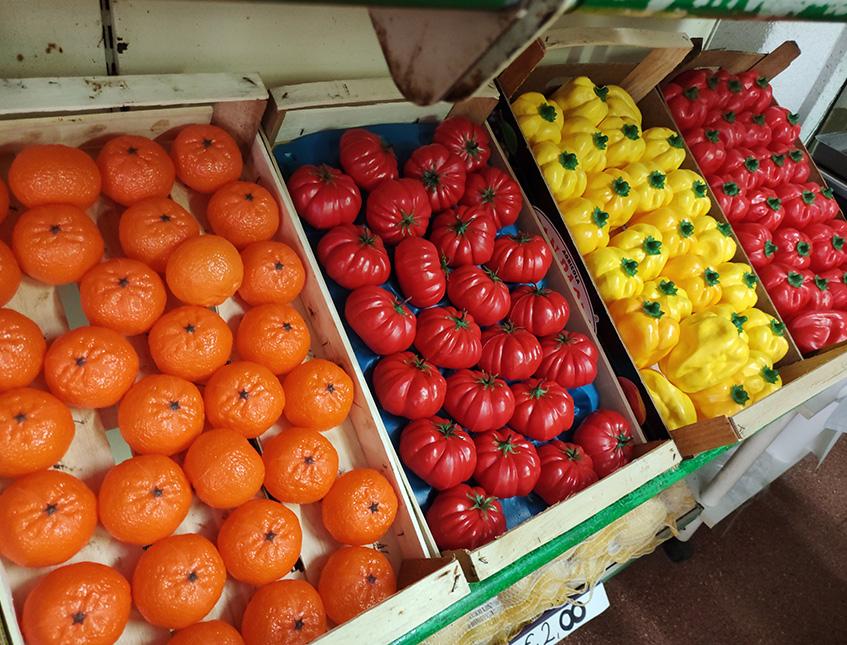 Pomodoro artificiale in plastica H 8 cm dm. 6.5 - Sconti per Fioristi e Aziende