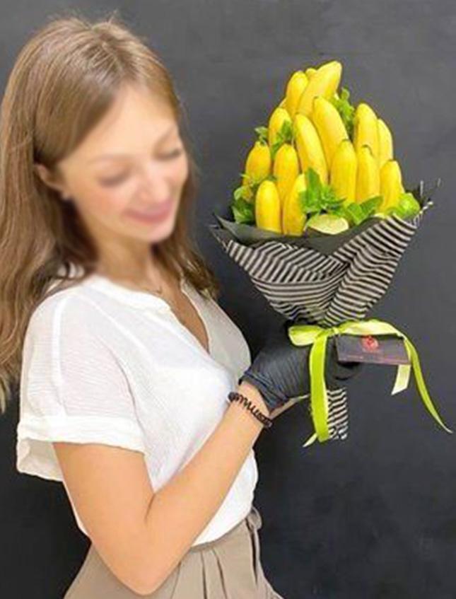 Banana gigante artificiale in plastica H 33 cm dm. 6.5 - Sconti per Fioristi e Aziende e Wedding