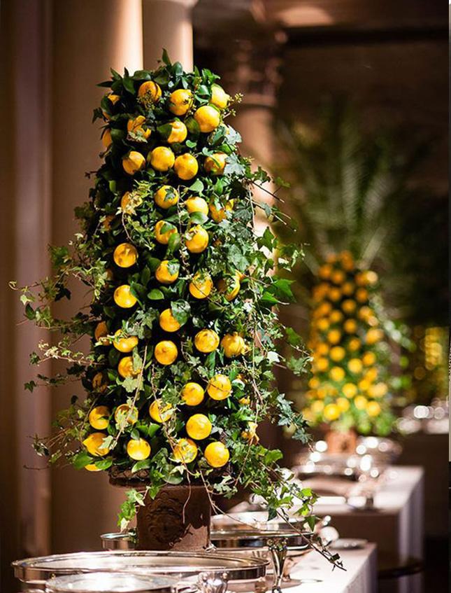 Limone mezzo artificiale in plastica  - Sconti per Fioristi e Aziende e Wedding . - cm. 4 x 3.5