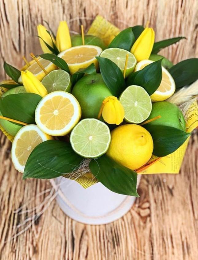 Limone mezzo artificiale in plastica  - Sconti per Fioristi e Aziende e Wedding . - cm. 4 x 3.5