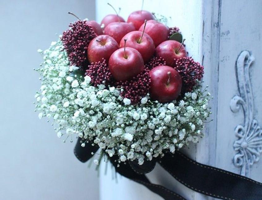 Mela rossa artificiale in plastica dm. 8 cm H 7 - Sconti per Fioristi e Aziende e Wedding .