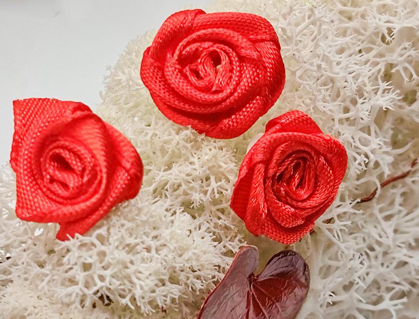 Roselline Raso con adesivo - Sconti per Fioristi e Aziende - Box x 30 Roselline