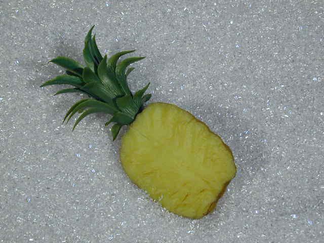 Ananas metà in plastica-  Sconti per Fioristi e Aziende . - 10x21 cm