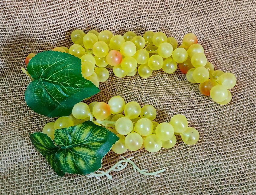 Uva x 85 bianca artificiale in plastica  - Sconti per Fioristi e Aziende e Wedding . - cm. 31