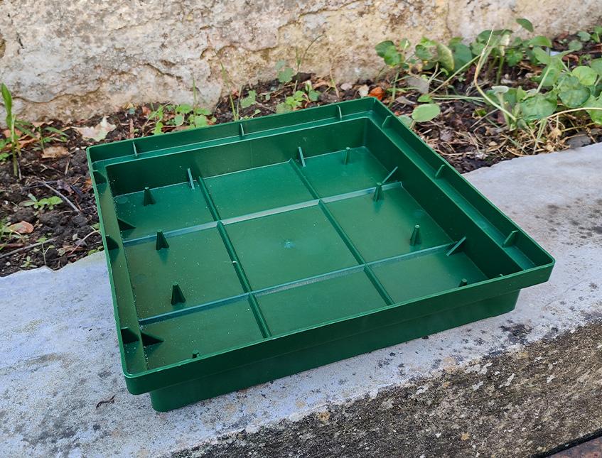 Portaspugna quadrato cm. 22 x 23 H 6 per 2 spugne - Sconti per Fioristi e Aziende Plastec