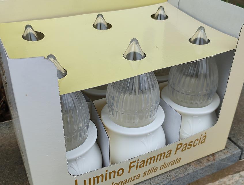 Lumino fiamma in plastica H 18 cm luce fissa Rosso/Bianco/Blu durata 365 giorni - Sconti per Fioristi e Aziende