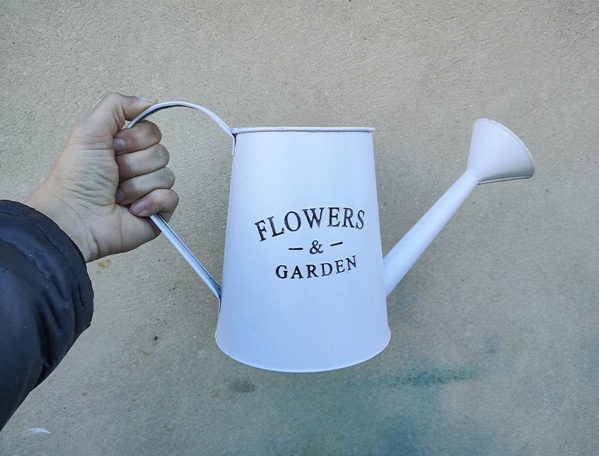 Annaffiatoio da giardino lt. 2 - Sconti per Fioristi e Aziende - Flowers & Garden - Bianco in latta