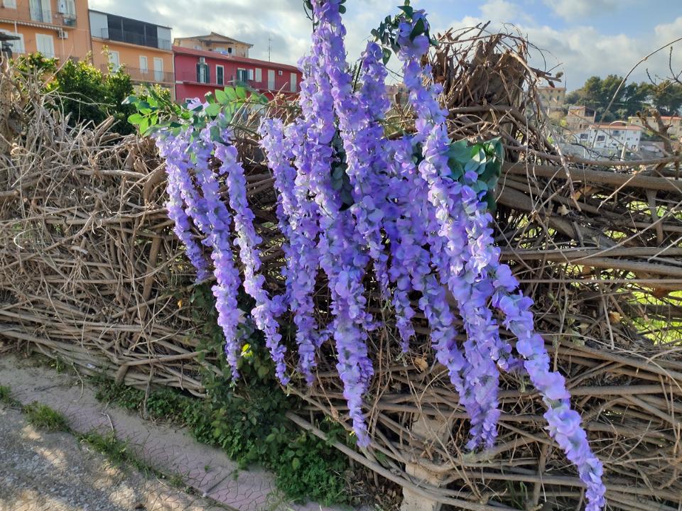 Glicine cadente x 3 H 150 cm. in poliestere - Sconti per fioristi e aziende