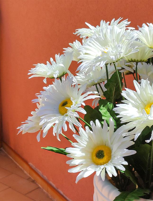 Gerbera Artificiale Bush x 8 in poliester - Sconti per Fioristi e Aziende