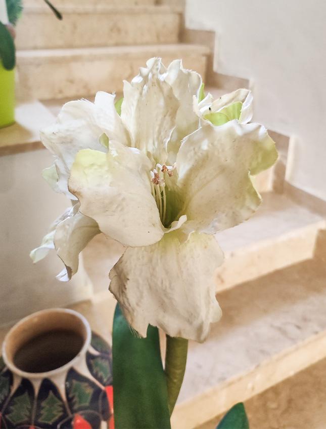 Amaryllis artificiale H 65 in vaso   - Sconto per Fioristi e Aziende