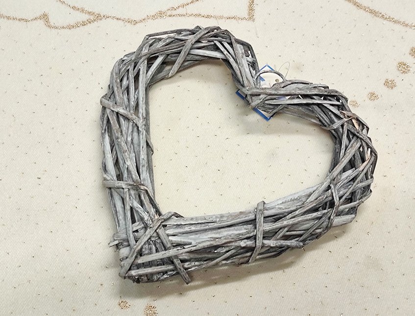 Cuore vimini vuoto 25x25  - Sconti per Fioristi e Aziende - Bianco e Grigio